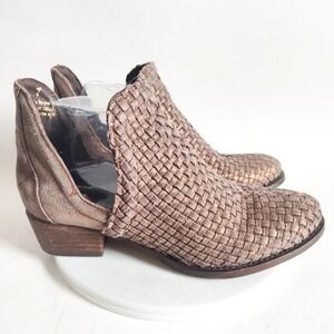 Very Volatile Ankle Booties Size 7 Woven Leather Bronze Metallic Cutout Western